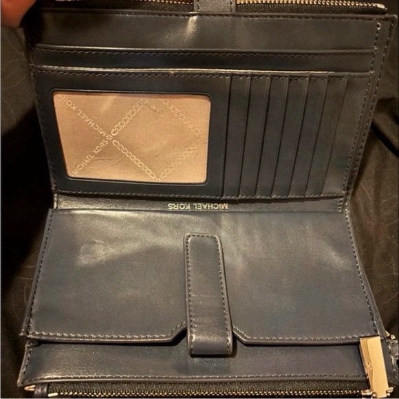 2 piece wallet bundle Michael Kors wallet and Kate spade wallet. - Picture 3 of 9